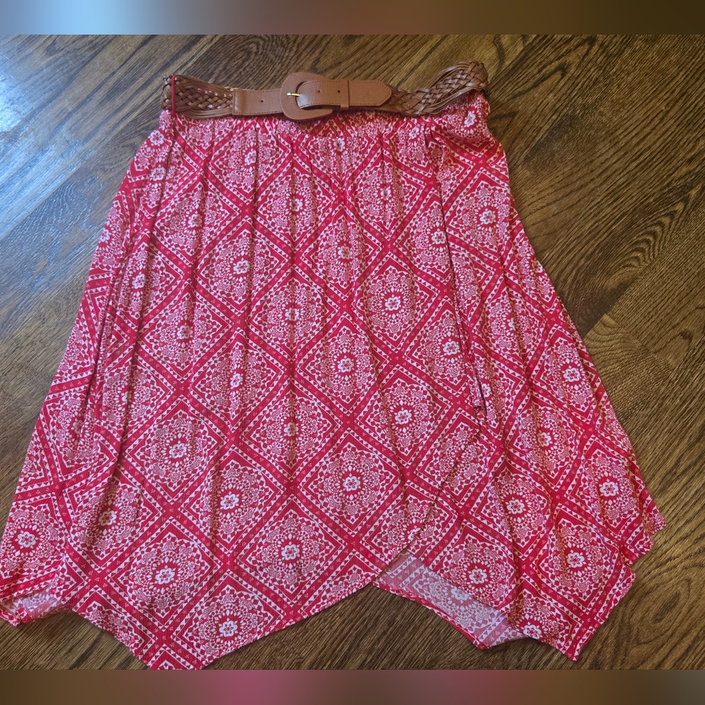 Faded Glory Asymmetrical Red & White Patterned Pull-on Skirt + belt Size L NWOT